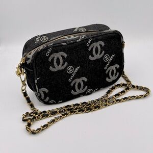 VIP GWP CHANEL Black and Gold CC Logo Crossbody Pouch